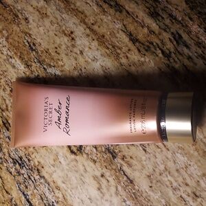 NEW-Victoria Secret Amber Roman e Fragran e Body Lotion 8fl oz